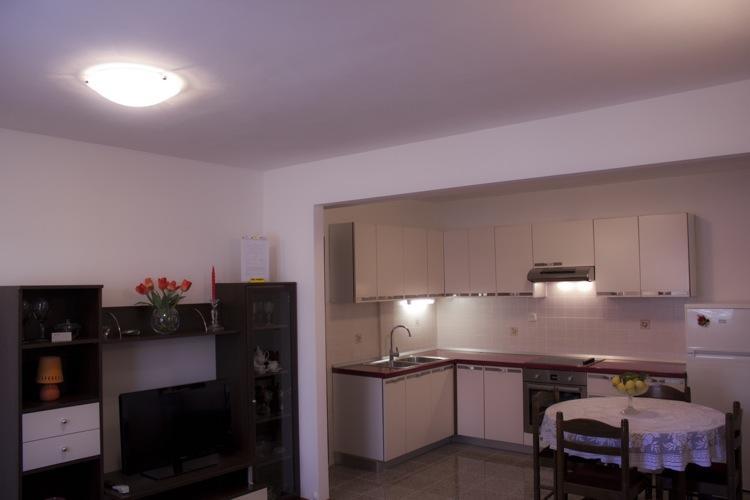 Apartment And Room Daria Vis Island Exterior photo